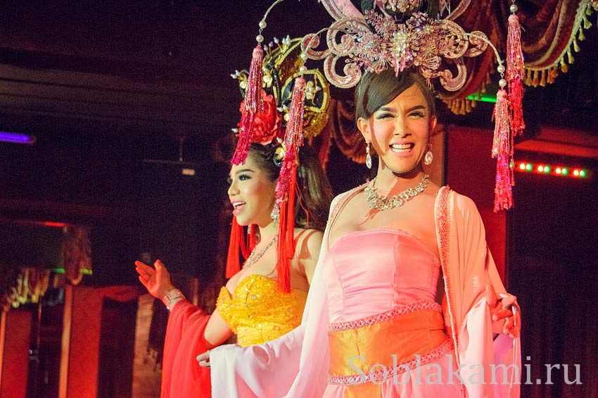 Шоу трансвеститов Blue Dragon в Ао Нанге